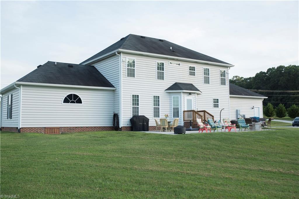 2160 Sheffield Road Harmony, NC 28634 - Photo 4 of 28 Gallery Image 4
