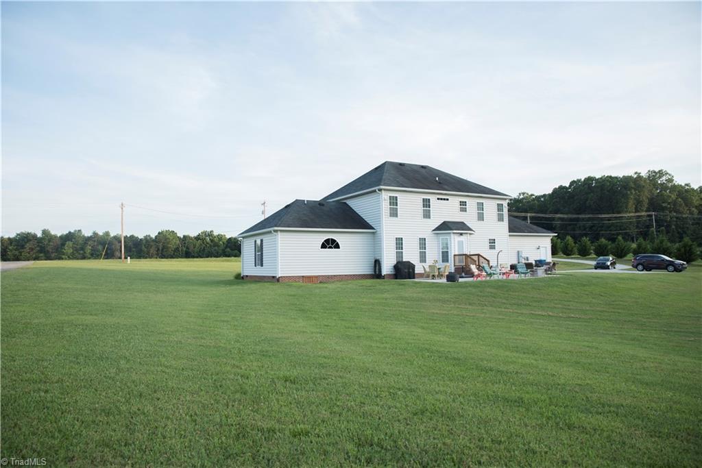 2160 Sheffield Road Harmony, NC 28634 - Photo 5 of 28 Gallery Image 5