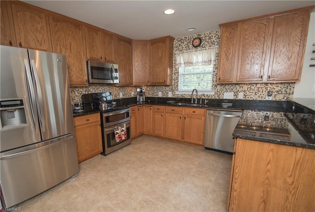 2160 Sheffield Road Harmony, NC 28634 - Photo 10 of 28 Gallery Image 10