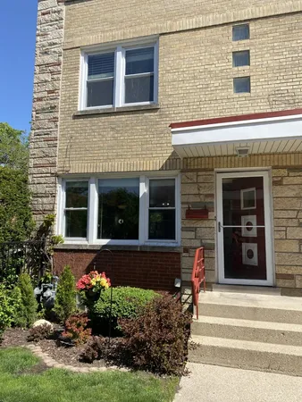 $2,750 | 226 South Maple Avenue, Unit A, Oak Park, IL 60302