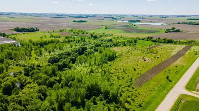 $499,999 | 22376 510th Avenue, Minnesota Lake, MN 56068