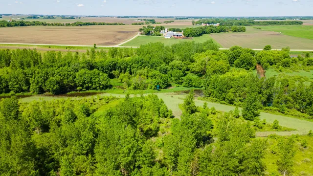 $499,999 | 22376 510th Avenue, Minnesota Lake, MN 56068