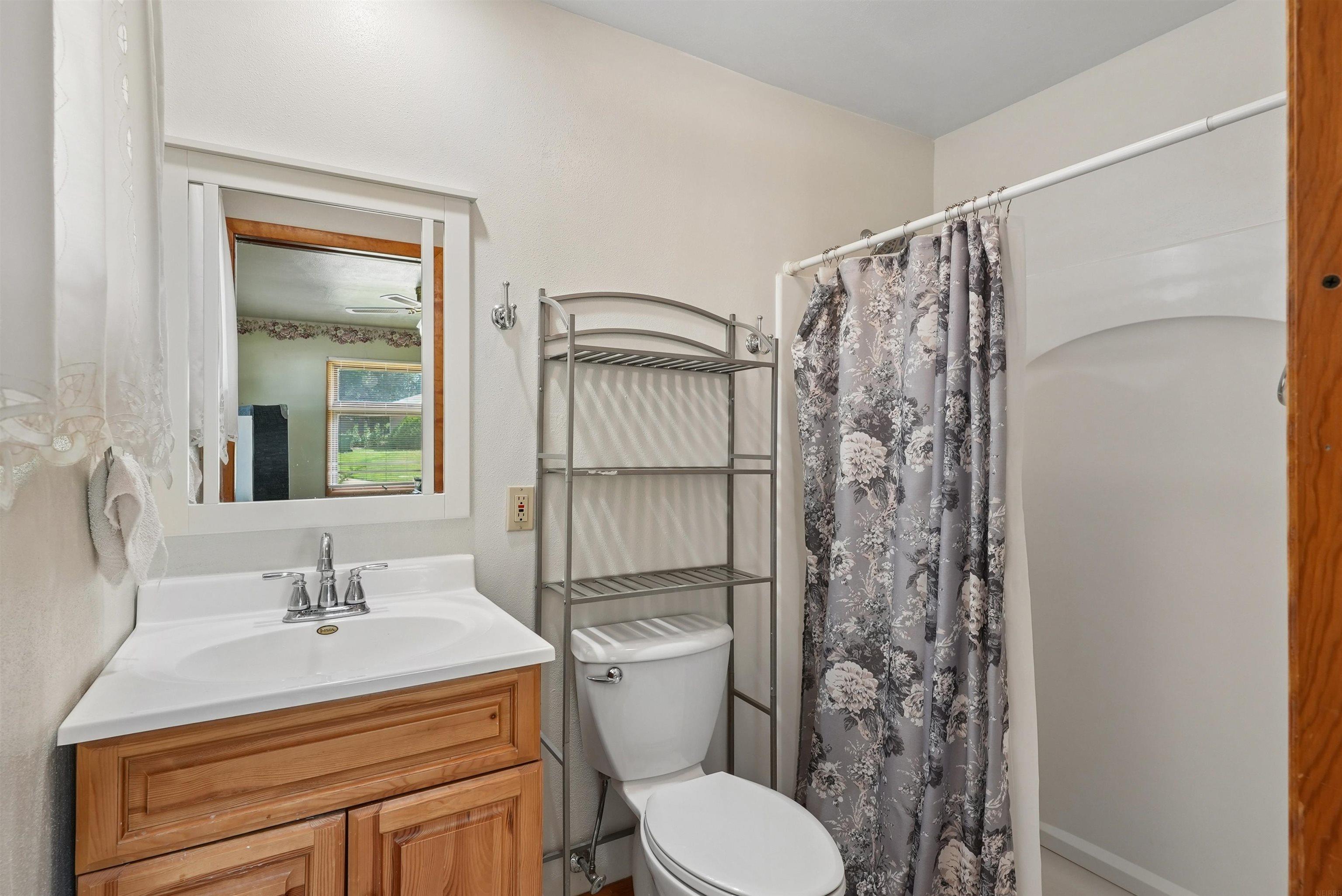 2571 Kate Street Waterloo, IA 50701 - Photo 19 of 31 Gallery Image 19