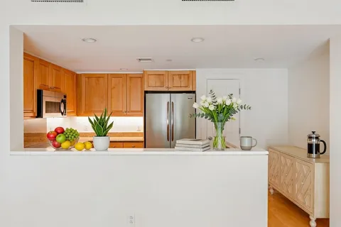 $1,849,000 | 10 Bowdoin Street, Unit 304, Boston, MA 02114