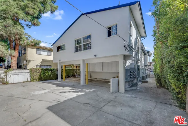 $3,999 | 853 South Bedford Street, Los Angeles, CA 90035