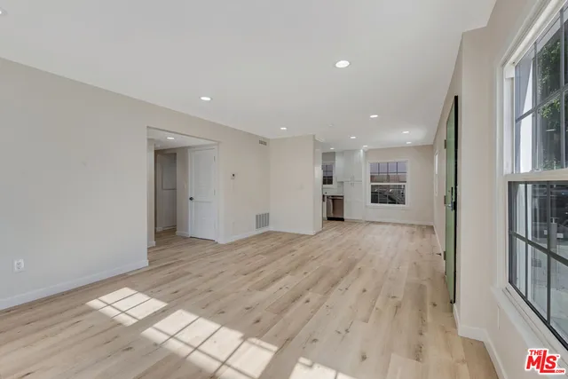 $3,999 | 853 South Bedford Street, Los Angeles, CA 90035