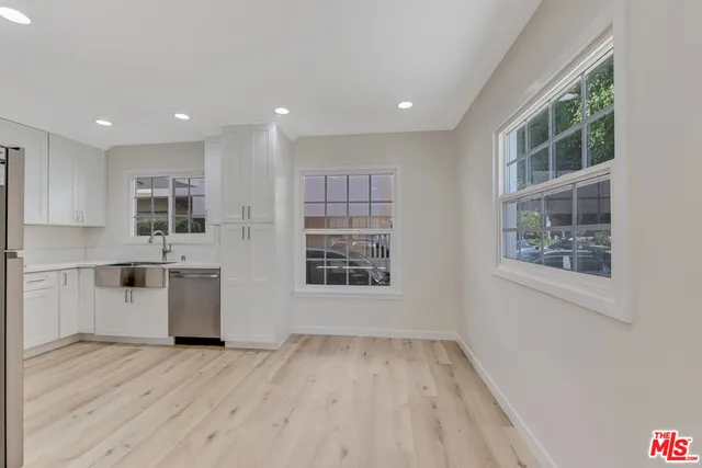 $3,999 | 853 South Bedford Street, Los Angeles, CA 90035