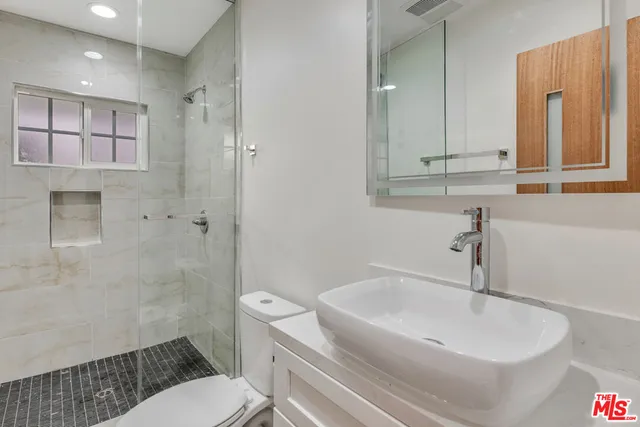 $3,999 | 853 South Bedford Street, Los Angeles, CA 90035