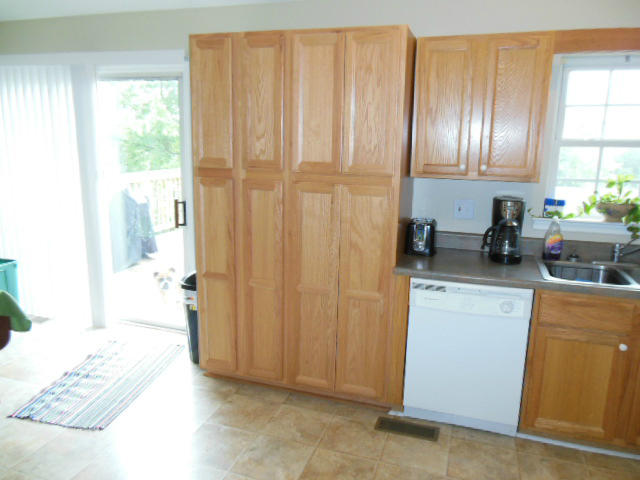 4751 West Westvale Road Northeast Roanoke, VA 24019 - Photo 3 of 25 a view of a kitchen with electric appliances