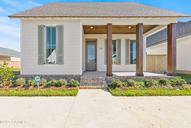 $399,999 | 209 Keystone, Scott, LA 70583