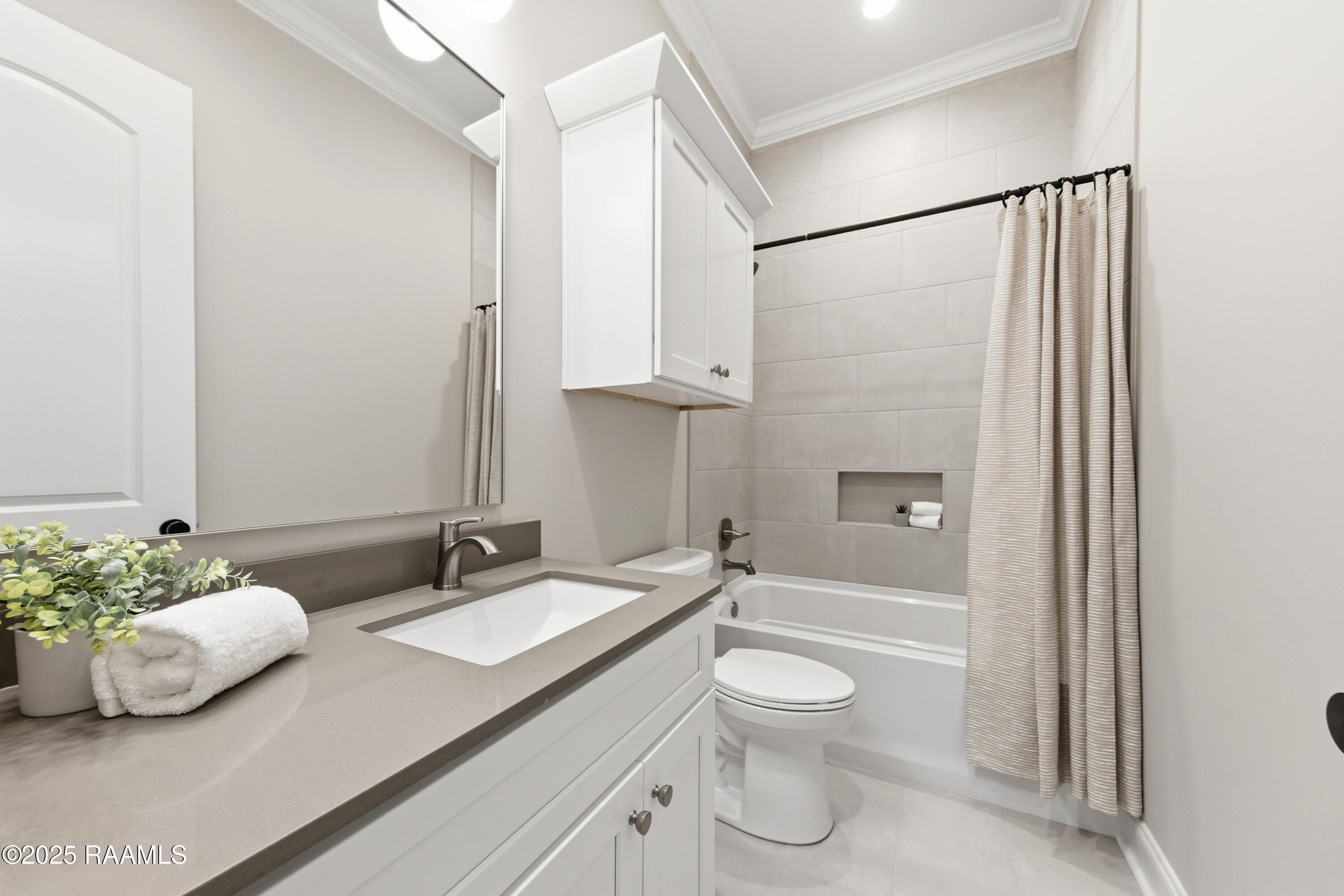 209 Keystone Scott, LA 70583 - Photo 21 of 29 Bathroom 2