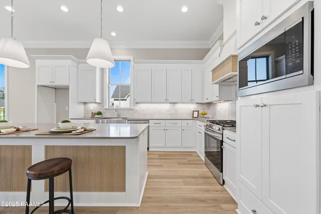 $399,999 | 209 Keystone, Scott, LA 70583