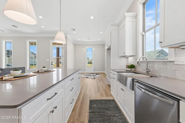 $399,999 | 209 Keystone, Scott, LA 70583