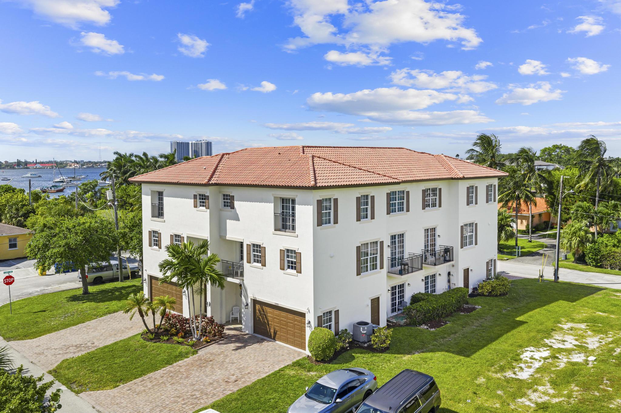 1100 Cabana Road, Unit 14 West Palm Beach, FL 33404 - Photo 32 of 47 DJI_20251007145332_0975_D