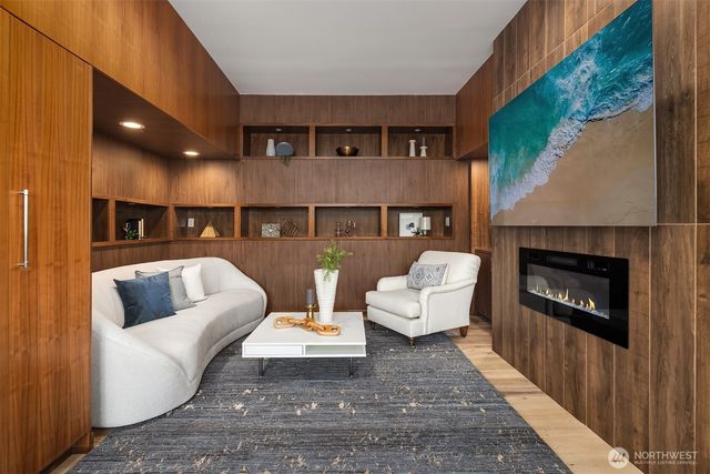 $9,100,000 | 3840 East Mercer Way, Mercer Island, WA 98040