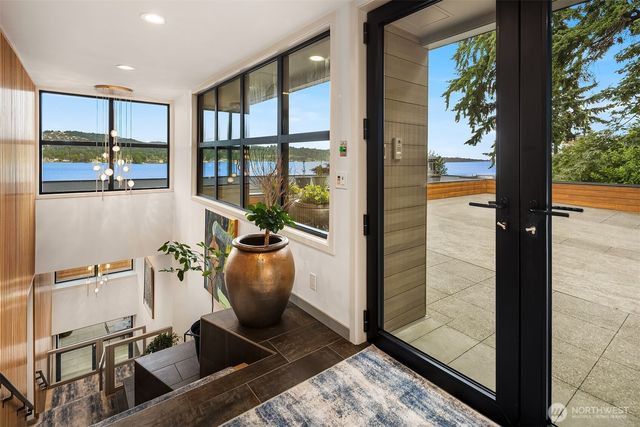 $9,100,000 | 3840 East Mercer Way, Mercer Island, WA 98040
