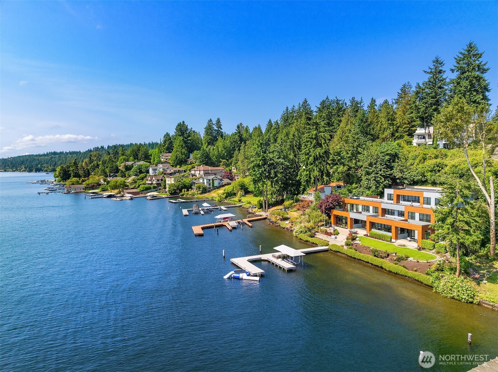 3840 East Mercer Way Mercer Island, WA 98040 - Photo 39 of 40 a view of a lake with houses