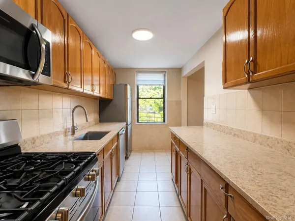 $578,000 | 19-48 80th Street, Unit 1 | Astoria