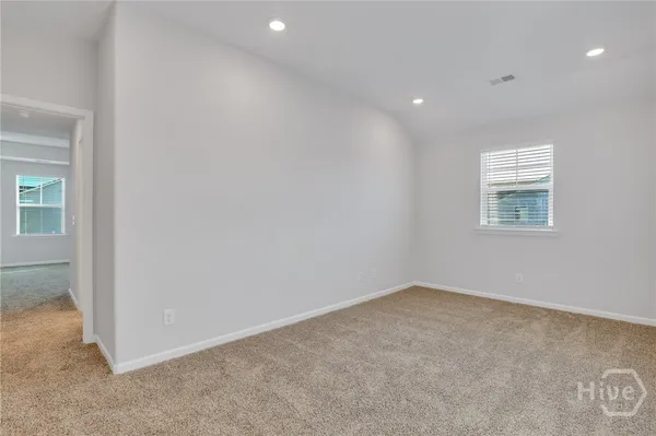 $2,700 | 10 Ashmont Street, Savannah, GA 31407
