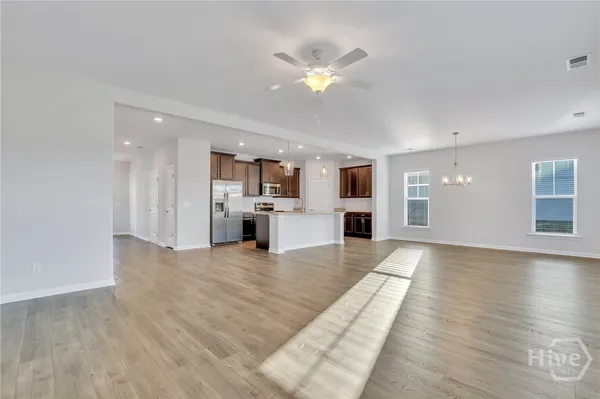 $2,700 | 10 Ashmont Street, Savannah, GA 31407