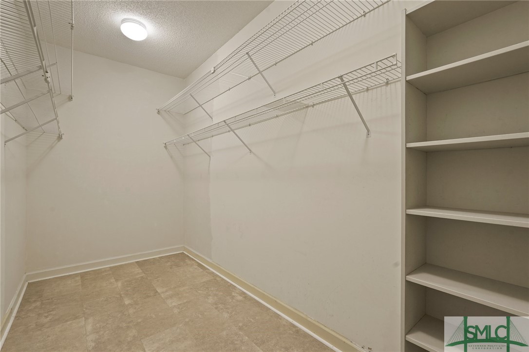 114 Farringdon Circle Savannah, GA 31410 - Photo 21 of 45 Huge Walk-in Closet