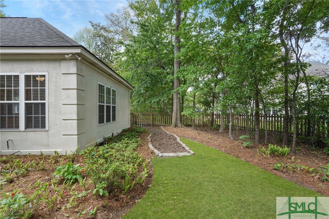 114 Farringdon Circle Savannah, GA 31410 - Photo 37 of 45 Garden Area