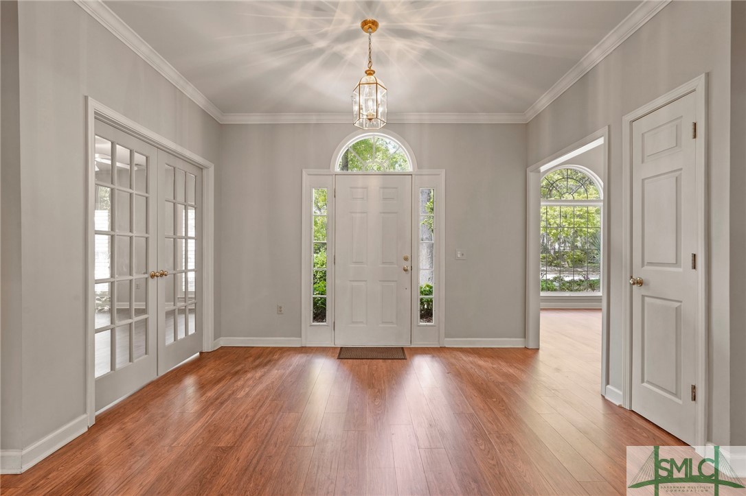 114 Farringdon Circle Savannah, GA 31410 - Photo 4 of 45 Foyer flanked by 4th BR/Office & Dining Room
