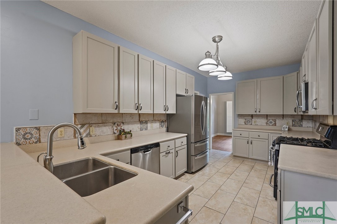 114 Farringdon Circle Savannah, GA 31410 - Photo 9 of 45 Overlooks Breakfast Area