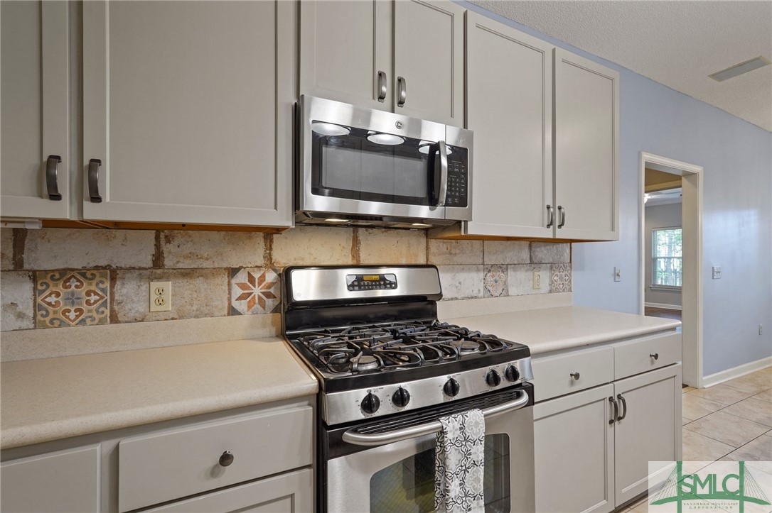 114 Farringdon Circle Savannah, GA 31410 - Photo 10 of 45 Gas Stove Stainless Appliances