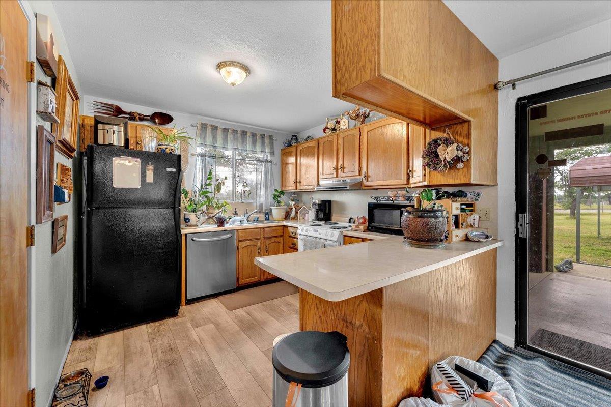 22189 Old Alturas Road Redding, CA 96003 - Photo 8 of 95