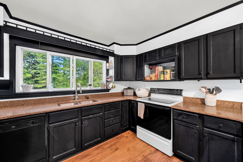 401 Petersham Road Athol, MA 01331 - Photo 5 of 32