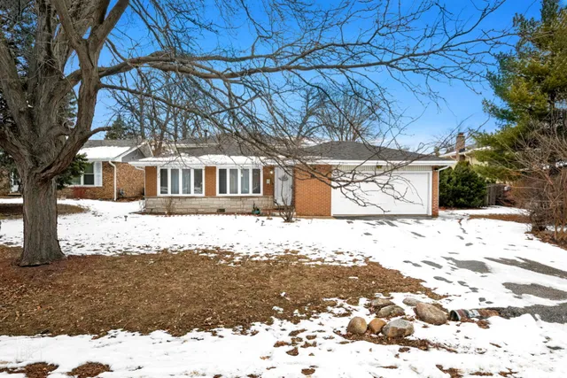 $3,000 | 7218 West 110th Place, Worth, IL 60482