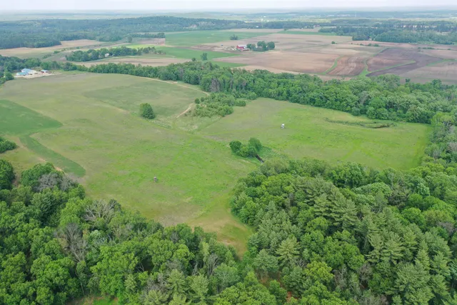 $737,500 | N8621 5th Road, Westfield, WI 53964