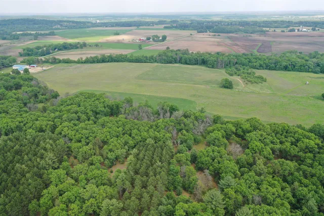 $737,500 | N8621 5th Road, Westfield, WI 53964