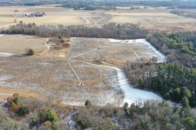 $737,500 | N8621 5th Road, Westfield, WI 53964