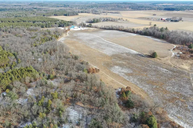 $737,500 | N8621 5th Road, Westfield, WI 53964