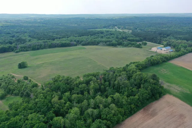 $737,500 | N8621 5th Road, Westfield, WI 53964