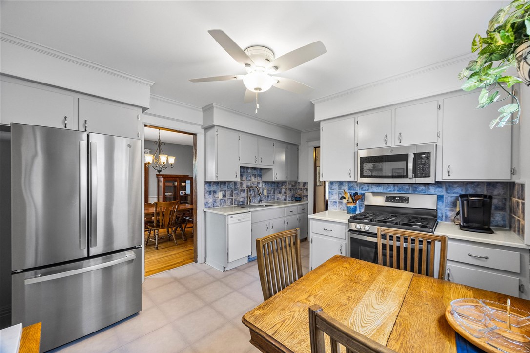 142 Hillside Avenue Rochester, NY 14610 - Photo 12 of 40