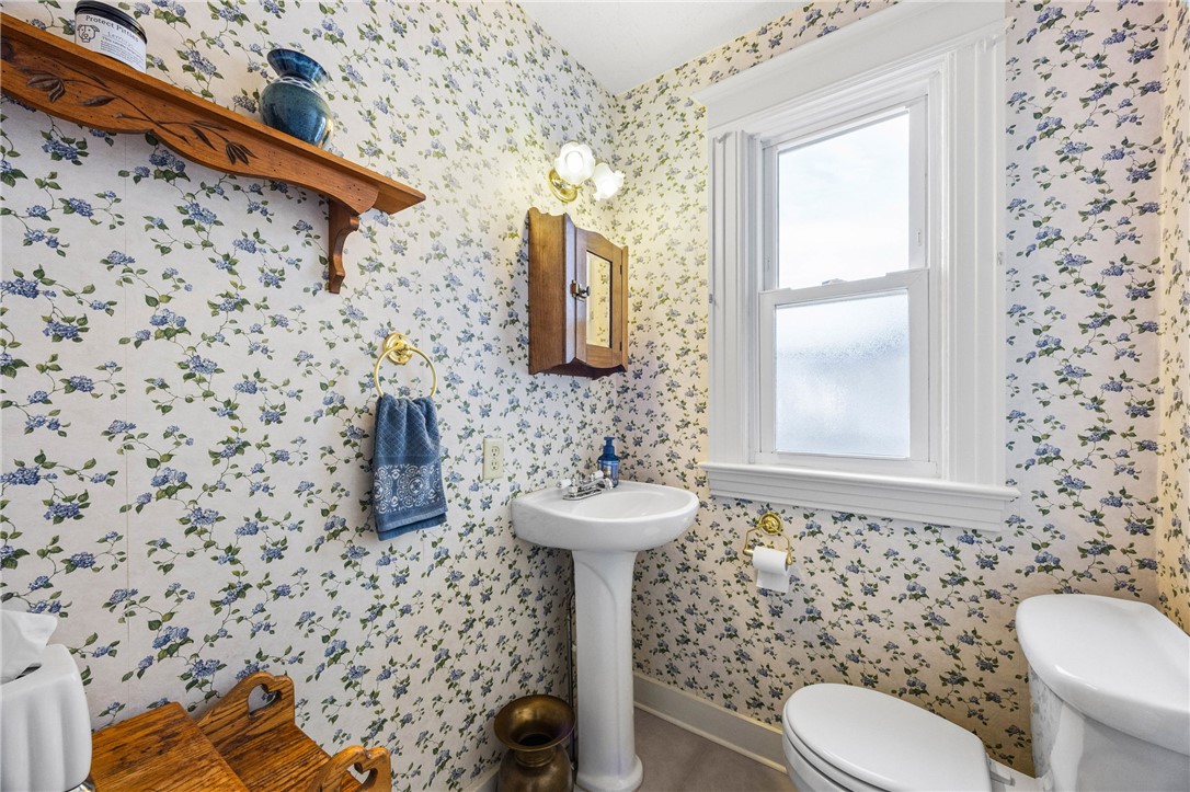 142 Hillside Avenue Rochester, NY 14610 - Photo 18 of 40 1st Floor Half Bath