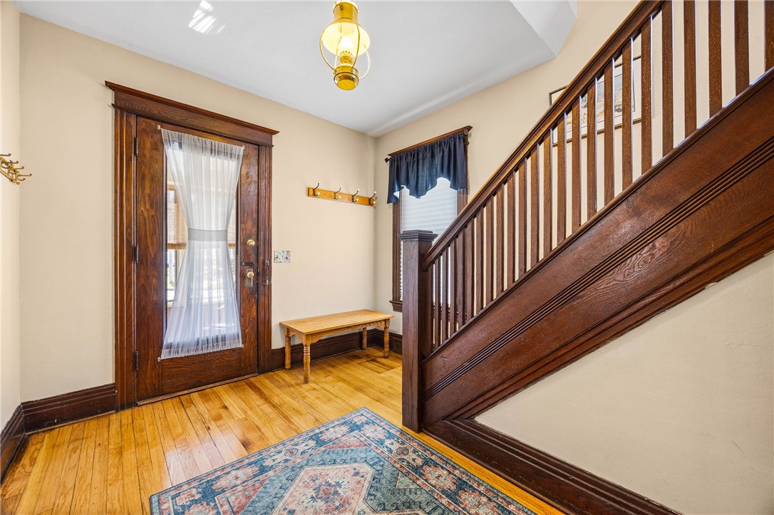 142 Hillside Avenue Rochester, NY 14610 - Photo 5 of 40