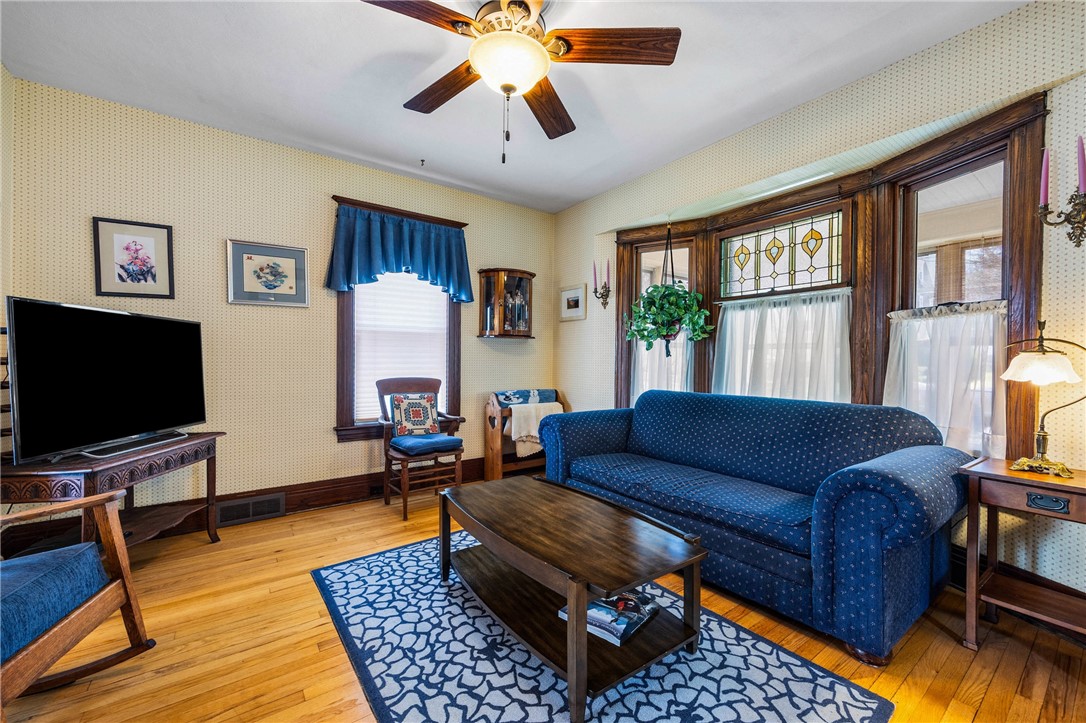 142 Hillside Avenue Rochester, NY 14610 - Photo 7 of 40