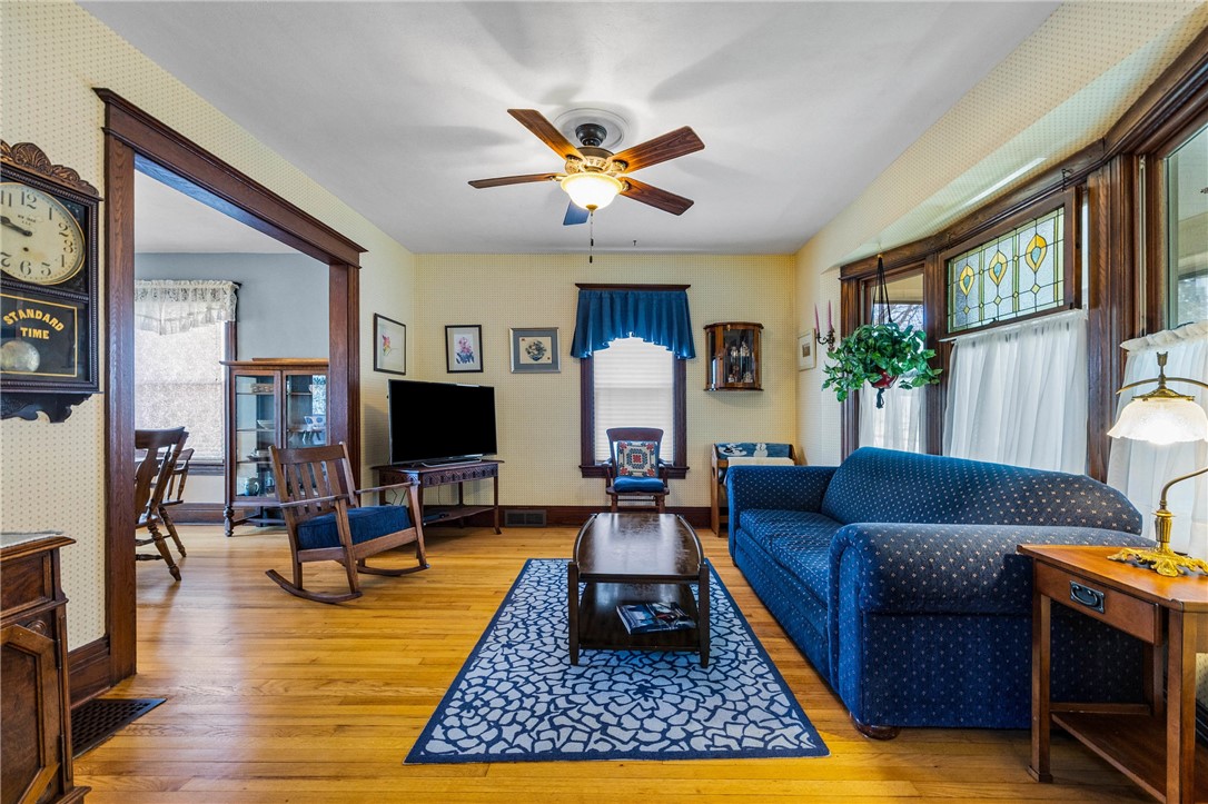 142 Hillside Avenue Rochester, NY 14610 - Photo 8 of 40