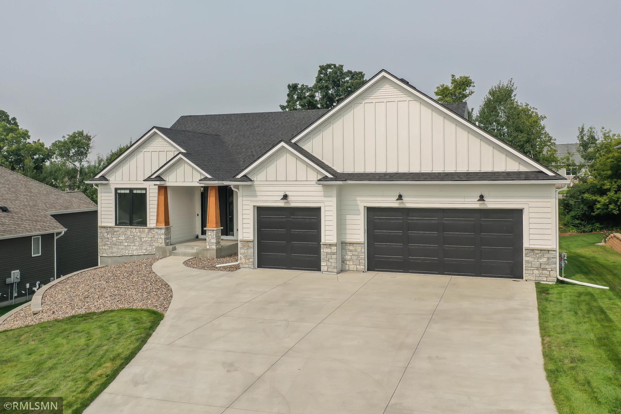 1674 Echo Ridge Street Southwest Rochester, MN 55902 - Photo 2 of 31