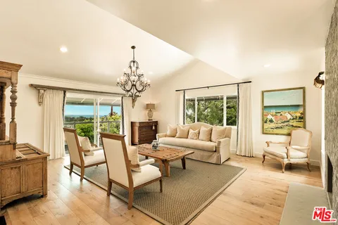 $3,795,000 | 6363 Zumirez Drive, Malibu, CA 90265