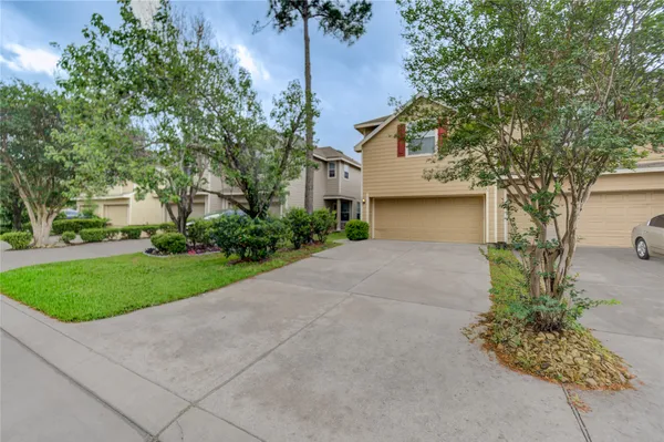 $215,000 | 16631 Newglen Lane, Houston, TX 77084