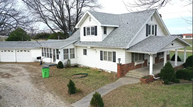 $298,000 | 1046 1400th Street, Iola, KS 66749