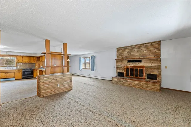 $298,000 | 1046 1400th Street, Iola, KS 66749