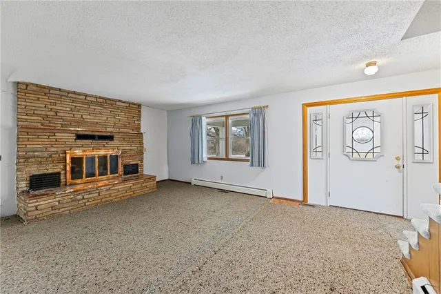 $298,000 | 1046 1400th Street, Iola, KS 66749