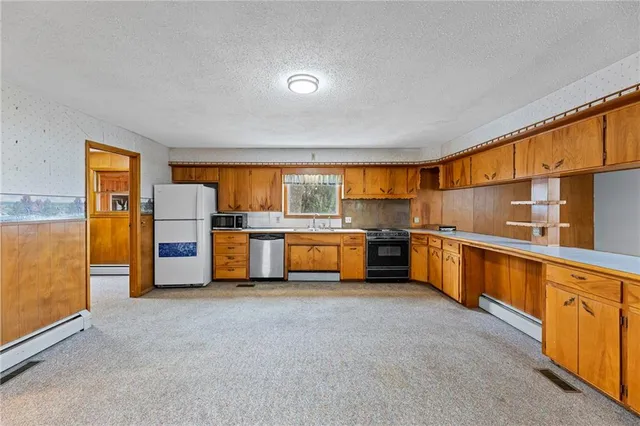 $298,000 | 1046 1400th Street, Iola, KS 66749