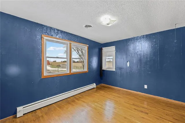 $298,000 | 1046 1400th Street, Iola, KS 66749